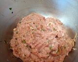 Foto del paso 1 de la receta: Albóndigas de cerdo en salsa de tomate