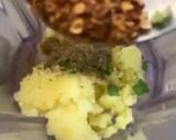 A picture of step 2 of Street style aloo samosa chutney.