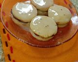 Foto del paso 6 de la receta: Alfajores anisados de pura yema y glaseados 💛⚪