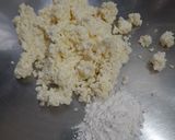 A picture of step 1 of Kheer Custard Toast.