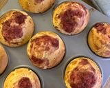 Foto langkah ke 4 dari resep Strawberry Muffins.