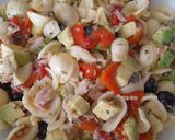 Foto del paso 3 de la receta: Ensalada de pasta con pimiento asado y aguacate