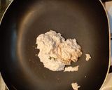 Foto del passaggio 4 della ricetta Spaghetti alla crema di ricotta tonno e prezzemolo