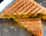 A picture of step 4 of Aloo sandwich.