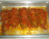 Foto del paso 15 de la receta: Pimientos verdes alargados, rellenos y con salsa