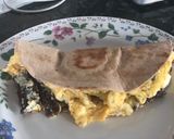 A picture of step 4 of Gyro feta omelette tortilla.