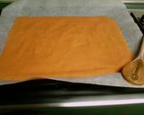 Foto del paso 3 de la receta Brazo salado relleno de crema de queso y salmón ahumado