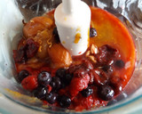 Foto del paso 1 de la receta: Lassi de albaricoques y frutos rojos