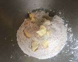 Une image de l'étape 4 de Pâte brisée aux pralines roses, lait et farine d'épeautre.