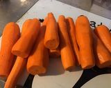 Une image de l'étape 1 de Carottes à l'orange, miel, épices et oignon de roscoff.