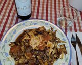 Foto del paso 13 de la receta: Emperador con cebolla caramelizada, champiñones rodajas de tomate con un toque de vino blanco