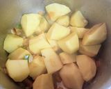 Foto del paso 3 de la receta Patatas con migas de bacalao