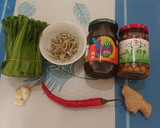 山蘇炒剝皮辣椒(簡單料理)的食譜步驟1照片