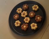A picture of step 6 of Flower cookies.