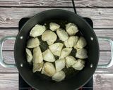 A picture of step 1 of Giouvetsi with Chicken.