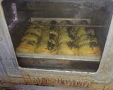 Foto langkah ke 5 dari resep Bolen Pisang Cokelat Keju.
