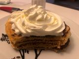 Torre de tortitas con nutella y nata 🥞