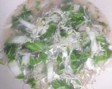 Foto langkah ke 5 dari resep Sayur bening toge dan sawi.