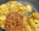 Foto del paso 4 de la receta: Tortilla de cebolla caramelizada y butifarró de ceba (morcilla de cebolla)