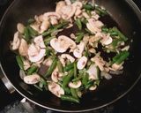 Foto del paso 4 de la receta: Arroz frito con setas y espárragos