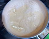 Foto del paso 7 de la receta: Peras confitadas en salsa de frutos rojos y agua de azahar