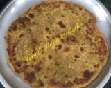 A picture of step 6 of Dal stuffed paratha.
