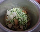 पावटा बटाटा रस्सा भाजी (Pavta Batata Rassa Bhaji Recipe In Marathi) रेसिपी स्टेप 2 फोटो