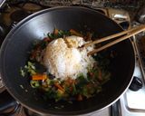 Foto del paso 2 de la receta: Arroz con verduras con soja y salsa de ostras