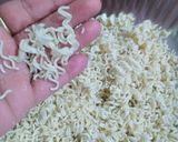 A picture of step 1 of Maggi Bhel.