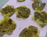 A picture of step 6 of Smashed potatoes.