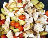 Foto del paso 3 de la receta: Pechugas de Pollo con Patatas a la Mantequilla con Leche de Coco, Yakiniku, Humo y Lima