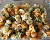 Foto del paso 1 de la receta: Ensalada de pasta fría