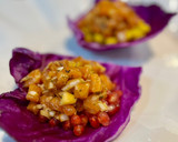 Foto del paso 4 de la receta: Tartar de salmón y Granada (o mango) sobre hoja de lombarda