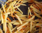 Foto langkah ke 2 dari resep Gamja Bokkeum (tumis kentang korea).