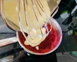 Erdei gyümölcsös-vaníliapudingos piskóta recept fázis 3 fotója