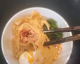 รูปขั้นตอนการทำที่ 4 ของ บะหมี่เกี๊ยวยักษ์หมูหมักข้าวหมากแดง Red Rice Wonton Noodle Soup