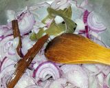 A picture of step 4 of Degi Chicken Haleem.