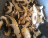 Foto del paso 1 de la receta: Merluza con champiñones