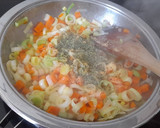 Foto del paso 2 de la receta: Guiso de verdura y gambas