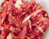 A picture of step 1 of Stir-Fried Pho Noodles with Beef.