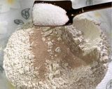 A picture of step 2 of Pea-Shaped Steamed Buns(豆荚馒头）.