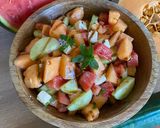 Une image de l'étape 4 de Salade estivale pastèque, melon, concombre, menthe et feta.