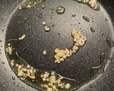 Foto del paso 2 de la receta Huevos rotos con gulas