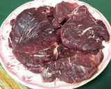 Foto del paso 1 de la receta: Carrilleras de ternera al vino tinto
