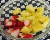 Foto del paso 1 de la receta: Yogurt y Frutas con Granola o cereal Casero Sin Azúcar ! 🍓🍍
