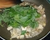 Foto langkah ke 5 dari resep Tumis toge bayam bawang putih.