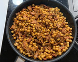 Foto del paso 6 de la receta: Garbanzos con níscalos y panceta