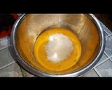 Foto langkah ke 1 dari resep Bolu kismis panggang super lembut.