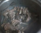 A picture of step 2 of Kienyenji chicken with soup.