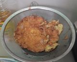 Foto langkah ke 4 dari resep Telur Dadar Sayur.